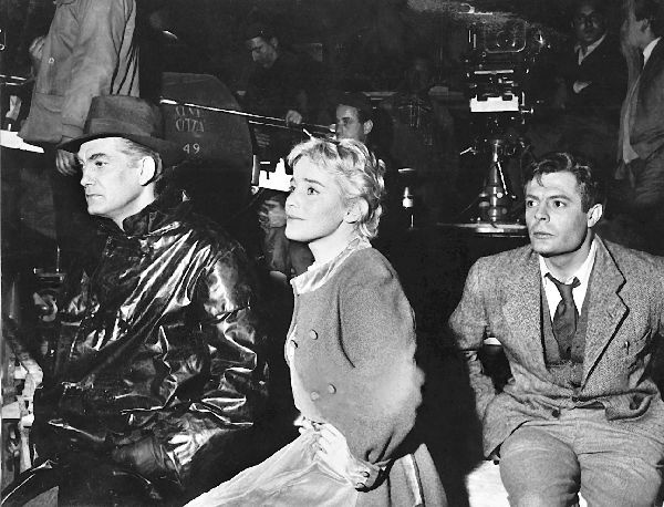 Иллюстрация к книге — Парижские тайны. Жизнь артиста [block_005351_mare_page_293_image_0001.jpg]