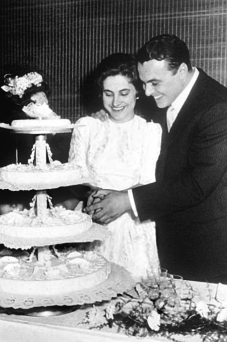 Иллюстрация к книге — Я, Лучано Паваротти, или Восхождение к славе [i_018.jpg]