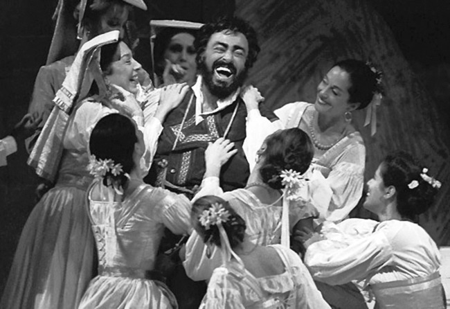 Иллюстрация к книге — Я, Лучано Паваротти, или Восхождение к славе [i_058.jpg]