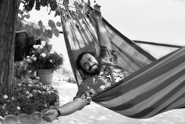 Иллюстрация к книге — Я, Лучано Паваротти, или Восхождение к славе [i_071.jpg]