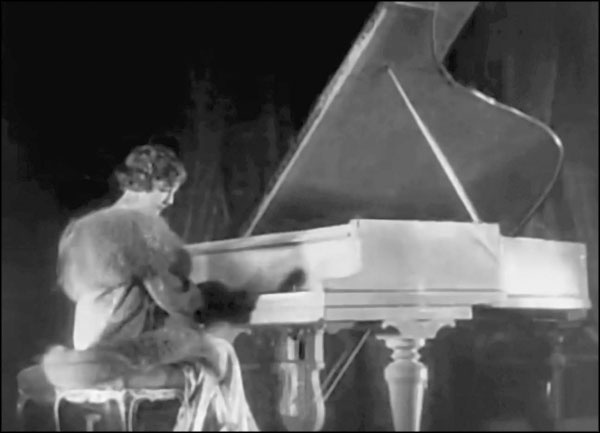 Иллюстрация к книге — Моя жена Любовь Орлова. Переписка на лезвии ножа [_071.jpg]