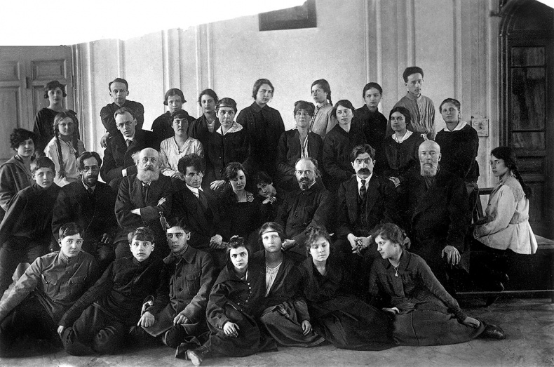 Иллюстрация к книге — Даниил Хармс. Жизнь человека на ветру [i_057.jpg]