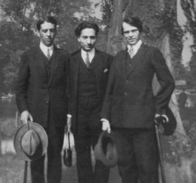 Иллюстрация к книге — Владислав Ходасевич. Чающий и говорящий [i_057.jpg]