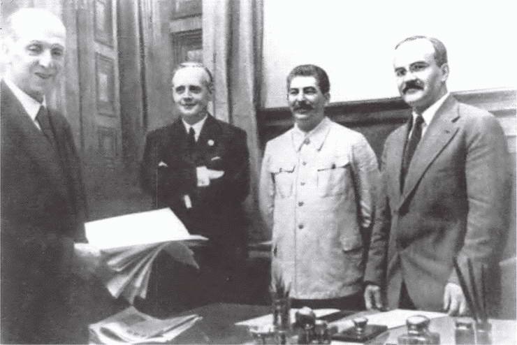 Иллюстрация к книге — Смерч войны [i_003.jpg]