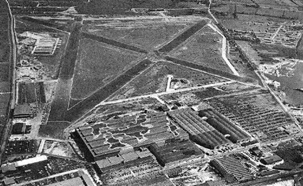 Иллюстрация к книге — Русские крылья Америки. "Громовержцы" Северского и Картвели [_259.jpg]