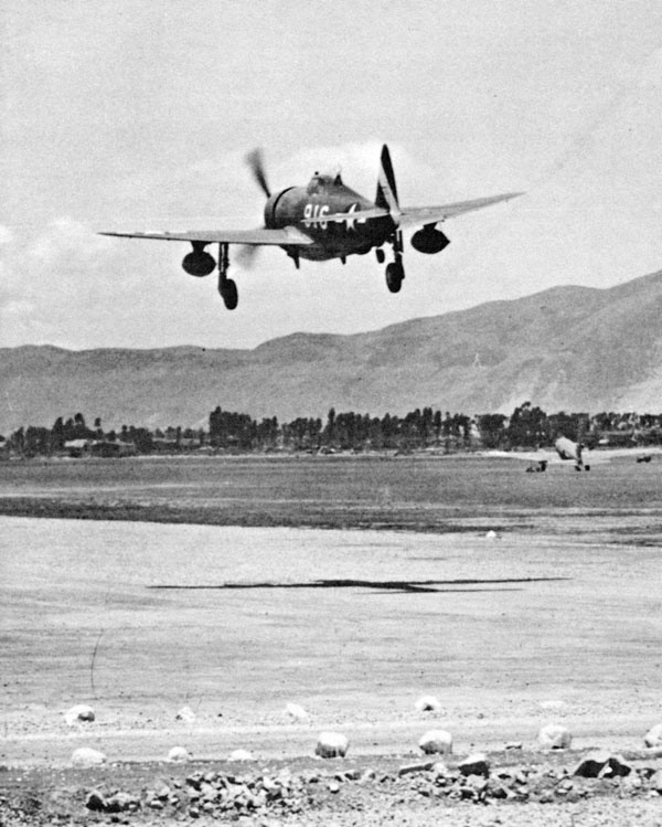 Иллюстрация к книге — Русские крылья Америки. "Громовержцы" Северского и Картвели [_295.jpg]