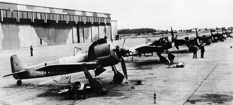 Иллюстрация к книге — Гений "Фокке-Вульфа". Великий Курт Танк [Autogen_eBook_id78.jpg]