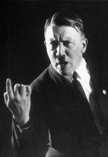 Иллюстрация к книге — Гитлер [i_013.jpg]