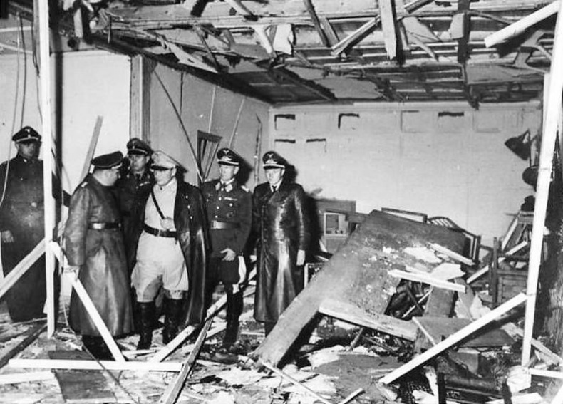 Иллюстрация к книге — Гитлер [i_026.jpg]