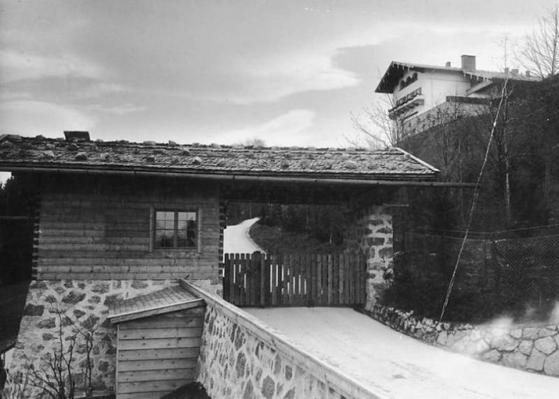 Иллюстрация к книге — Гитлер [i_028.jpg]