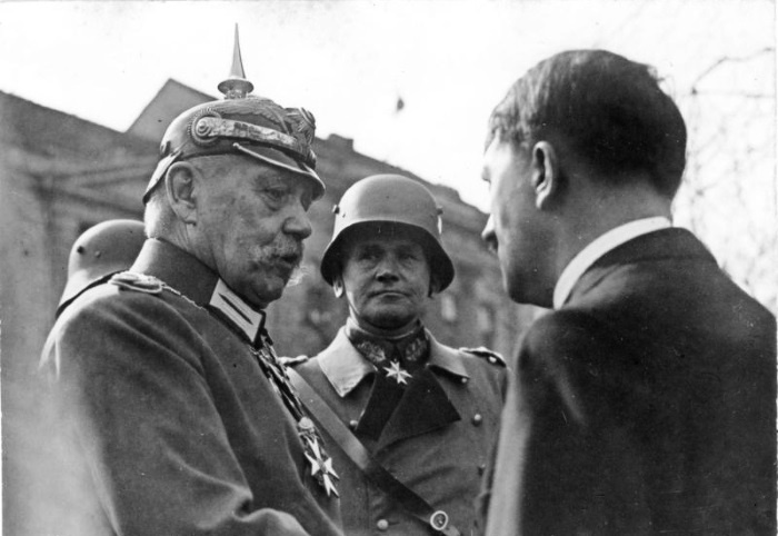 Иллюстрация к книге — Нацистская Германия [i_007.jpg]