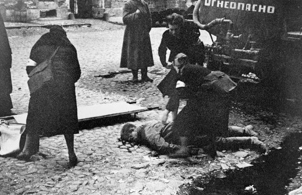 Иллюстрация к книге — Блокада Ленинграда [_08.jpg]