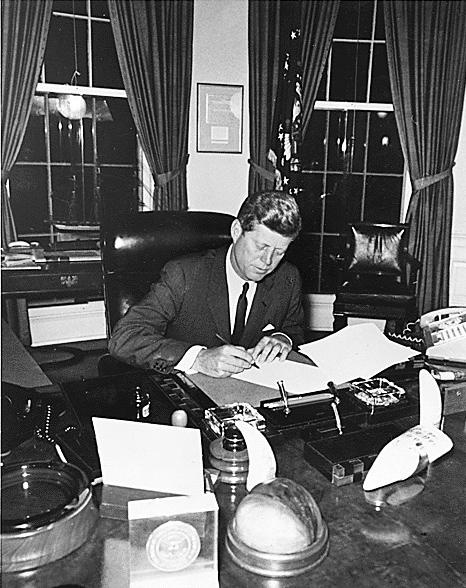 Иллюстрация к книге — Джон Фицджеральд Кеннеди [_23.jpg]