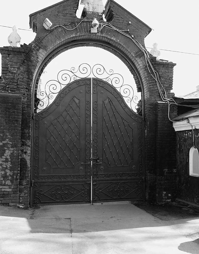 Иллюстрация к книге — Легенды московских кладбищ [i_027.jpg]