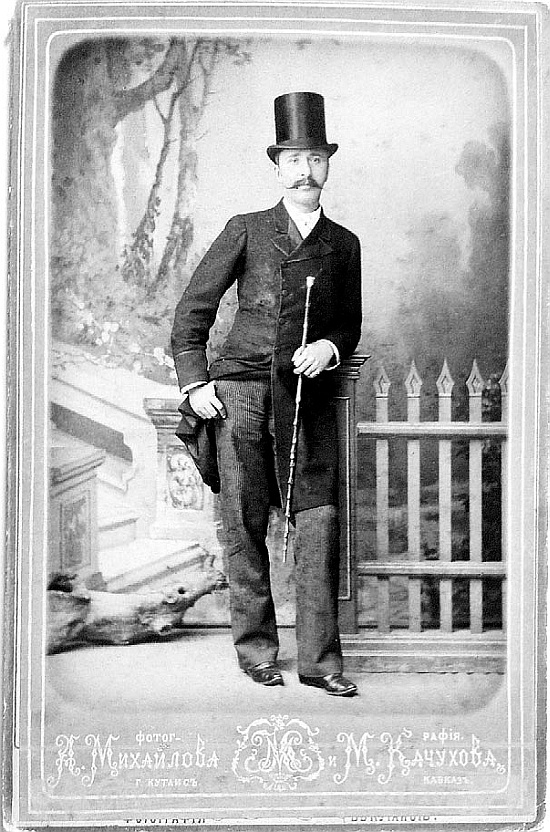 Иллюстрация к книге — Романовы. Запретная любовь в мемуарах фрейлин [i_012.jpg]