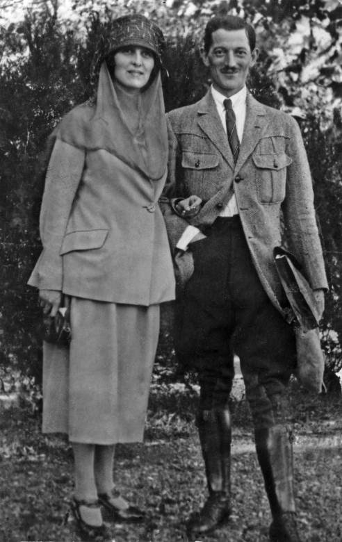 Иллюстрация к книге — Мемуары фрейлины императрицы. Царская семья, Сталин, Берия, Черчилль и другие в семейных дневниках трех поколений [i_007.jpg]