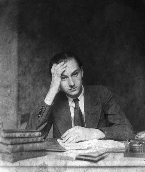 Иллюстрация к книге — Мемуары фрейлины императрицы. Царская семья, Сталин, Берия, Черчилль и другие в семейных дневниках трех поколений [i_014.jpg]