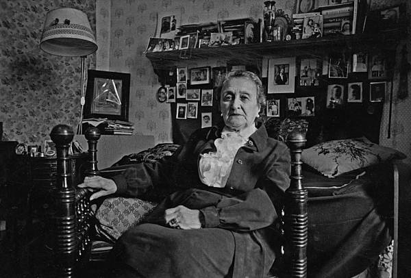 Иллюстрация к книге — Мемуары фрейлины императрицы. Царская семья, Сталин, Берия, Черчилль и другие в семейных дневниках трех поколений [i_020.jpg]