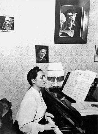 Иллюстрация к книге — Мемуары матери Сталина. 13 женщин Джугашвили [img8133.jpg]