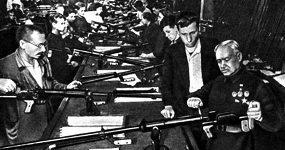 Иллюстрация к книге — Автомат Калашникова. Символ России [kalash_17.jpg]