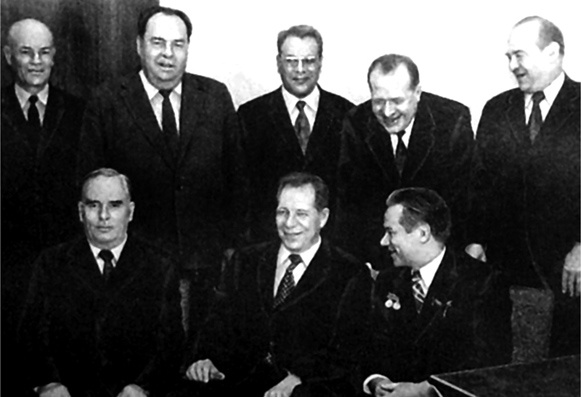 Иллюстрация к книге — Автомат Калашникова. Символ России [kalash_42.jpg]