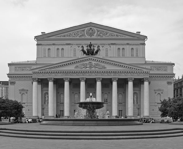 Иллюстрация к книге — Дмитрий Хворостовский. Две женщины и музыка [benua_vorostovskijj_page_060_image_0001.jpg]