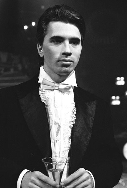 Иллюстрация к книге — Дмитрий Хворостовский. Две женщины и музыка [benua_vorostovskijj_page_090_image_0001.jpg]