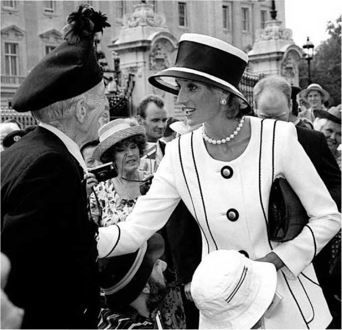 Иллюстрация к книге — Леди Диана. Принцесса людских сердец [i_059.jpg]