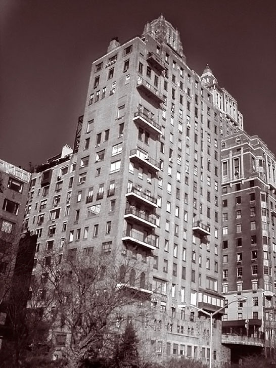 Иллюстрация к книге — Грета Гарбо. Исповедь падшего ангела [i_094.jpg]