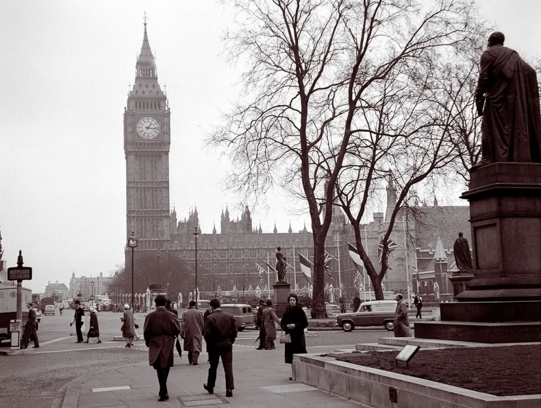 Иллюстрация к книге — Грета Гарбо. Исповедь падшего ангела [i_108.jpg]