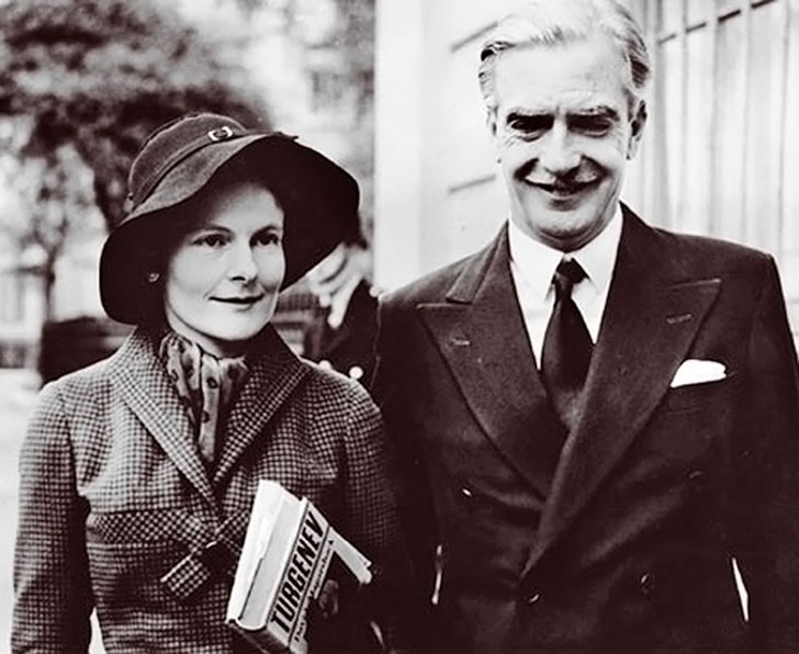 Иллюстрация к книге — Грета Гарбо. Исповедь падшего ангела [i_116.jpg]