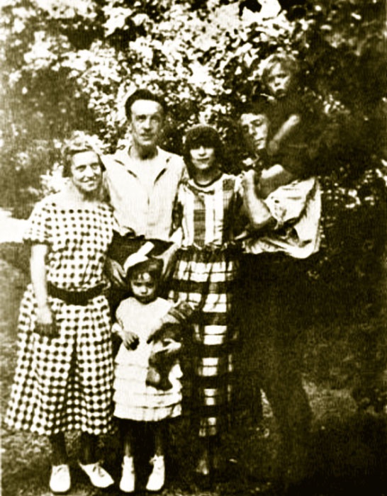 Иллюстрация к книге — Гала. Как сделать гения из Сальвадора Дали [i_044.jpg]