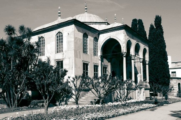 Иллюстрация к книге — Великолепный век. Все тайны знаменитого сериала [i_043.jpg]