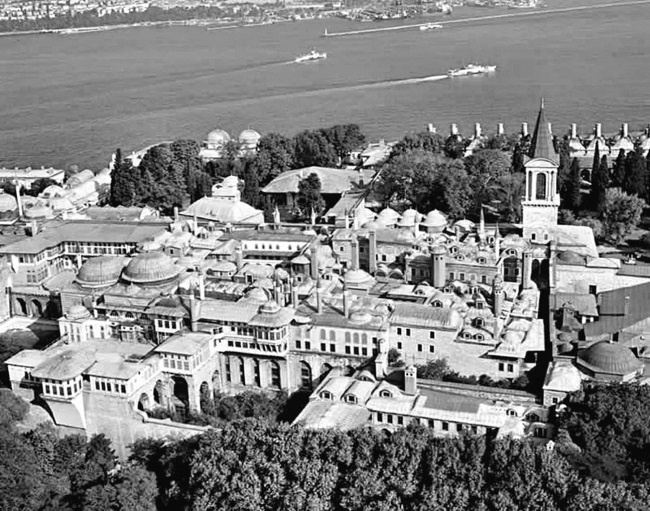 Иллюстрация к книге — Роксолана. Ведьма Османского гарема [i_045.jpg]