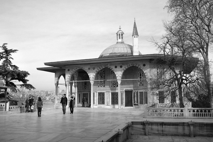 Иллюстрация к книге — Роксолана. Ведьма Османского гарема [i_054.jpg]