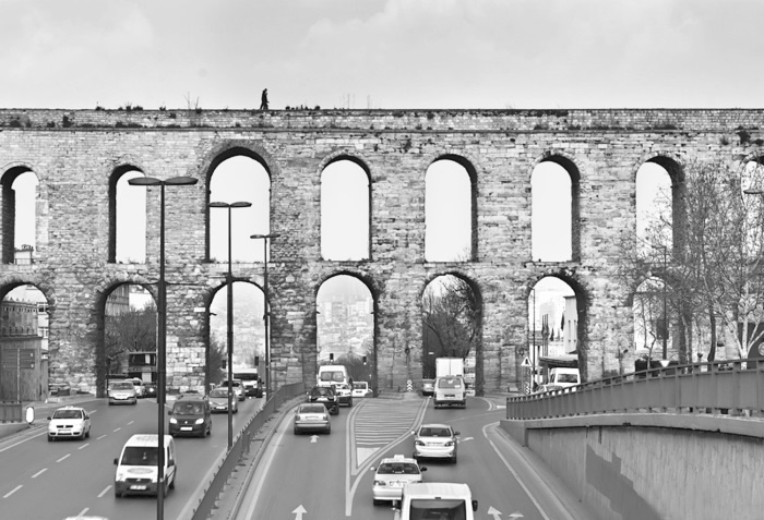 Иллюстрация к книге — Роксолана. Ведьма Османского гарема [i_064.jpg]