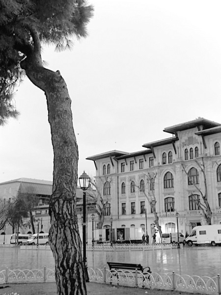 Иллюстрация к книге — Роксолана. Ведьма Османского гарема [i_086.jpg]