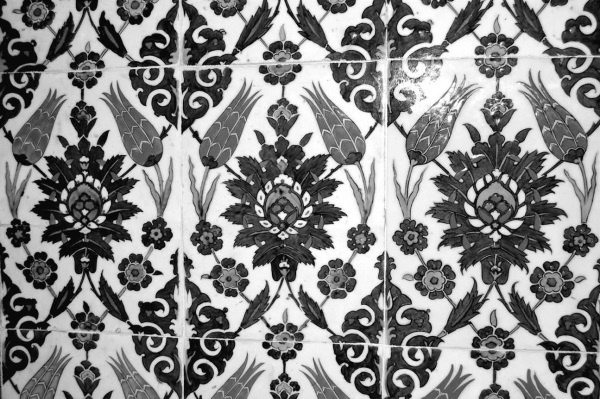 Иллюстрация к книге — Роксолана. Ведьма Османского гарема [i_090.jpg]