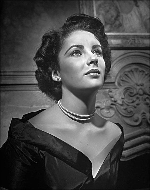 Иллюстрация к книге — Элизабет Тейлор. Клеопатра Голливуда [_049.jpg]