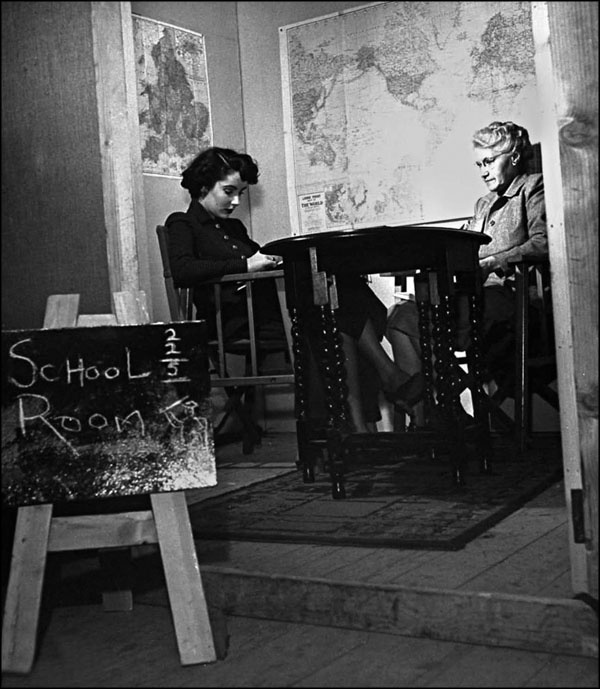 Иллюстрация к книге — Элизабет Тейлор. Клеопатра Голливуда [_067.jpg]