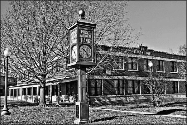 Иллюстрация к книге — Элизабет Тейлор. Клеопатра Голливуда [_113.jpg]