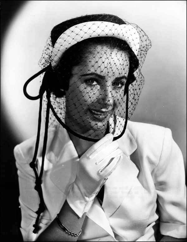 Иллюстрация к книге — Элизабет Тейлор. Клеопатра Голливуда [_159.jpg]