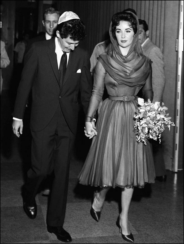 Иллюстрация к книге — Элизабет Тейлор. Клеопатра Голливуда [_209.jpg]