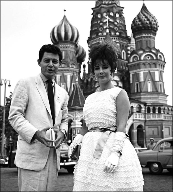 Иллюстрация к книге — Элизабет Тейлор. Клеопатра Голливуда [_219.jpg]