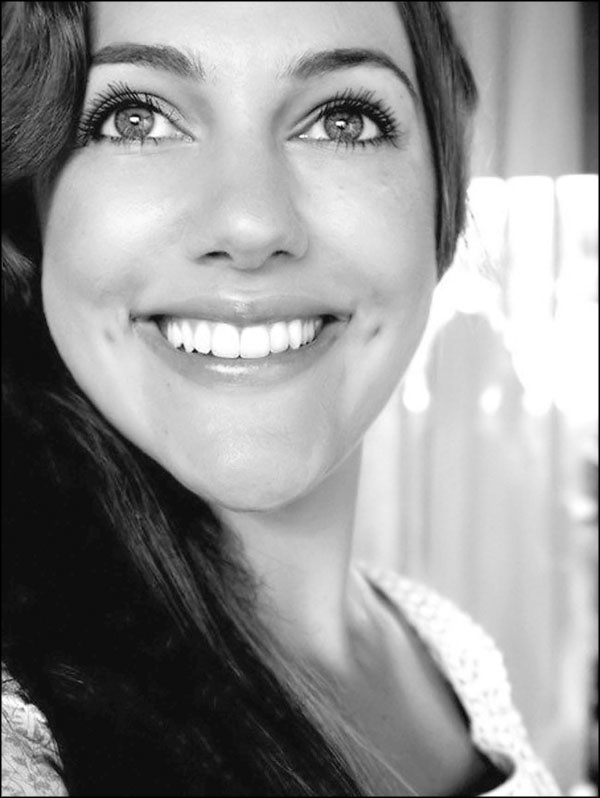 Иллюстрация к книге — Мерьем Узерли. Актрисы "Великолепного века" [_037.jpg]