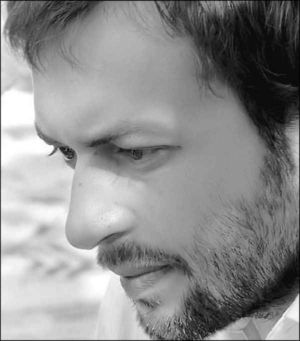 Иллюстрация к книге — Мерьем Узерли. Актрисы "Великолепного века" [_053.jpg]