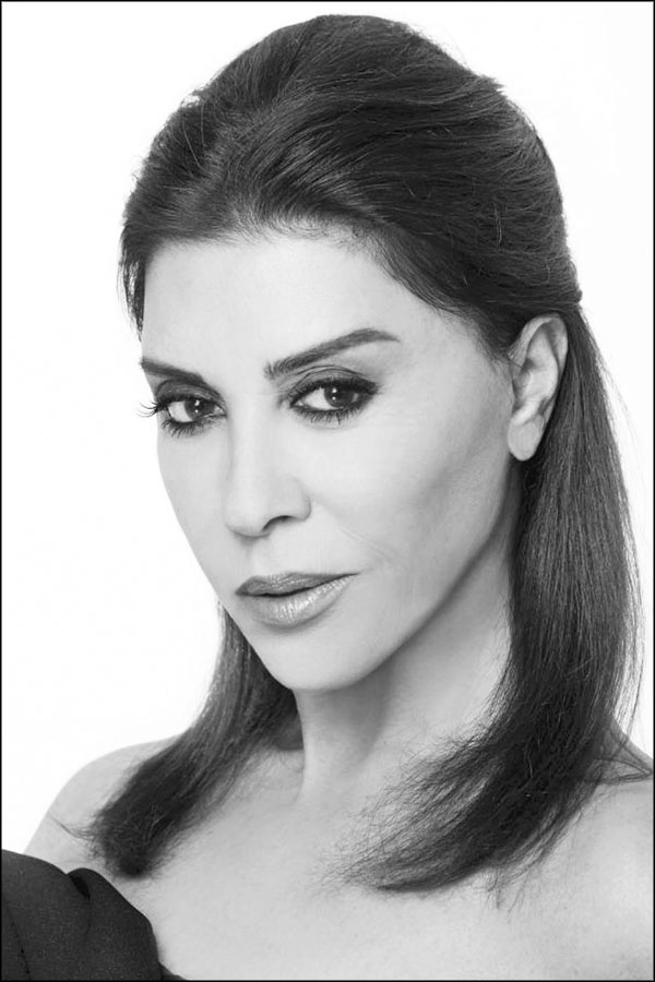 Иллюстрация к книге — Мерьем Узерли. Актрисы "Великолепного века" [_113.jpg]