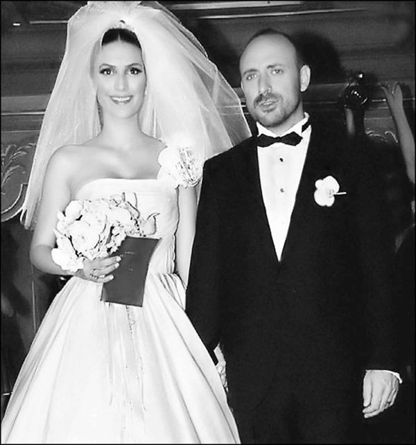 Иллюстрация к книге — Мерьем Узерли. Актрисы "Великолепного века" [_163.jpg]