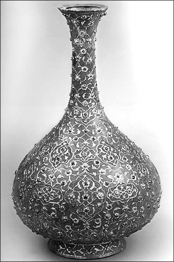 Иллюстрация к книге — Мерьем Узерли. Актрисы "Великолепного века" [_173.jpg]