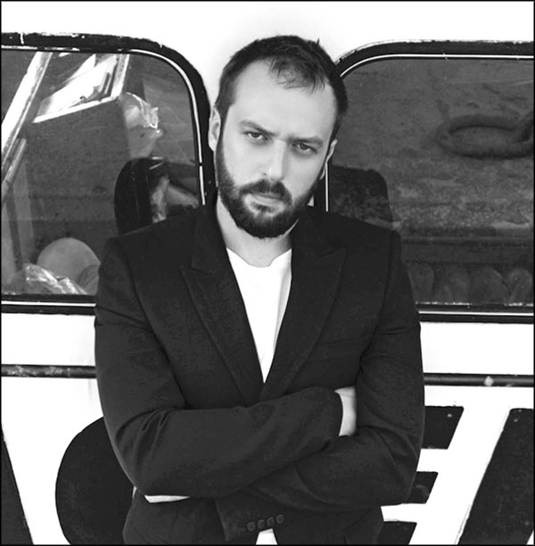 Иллюстрация к книге — Мерьем Узерли. Актрисы "Великолепного века" [_245.jpg]